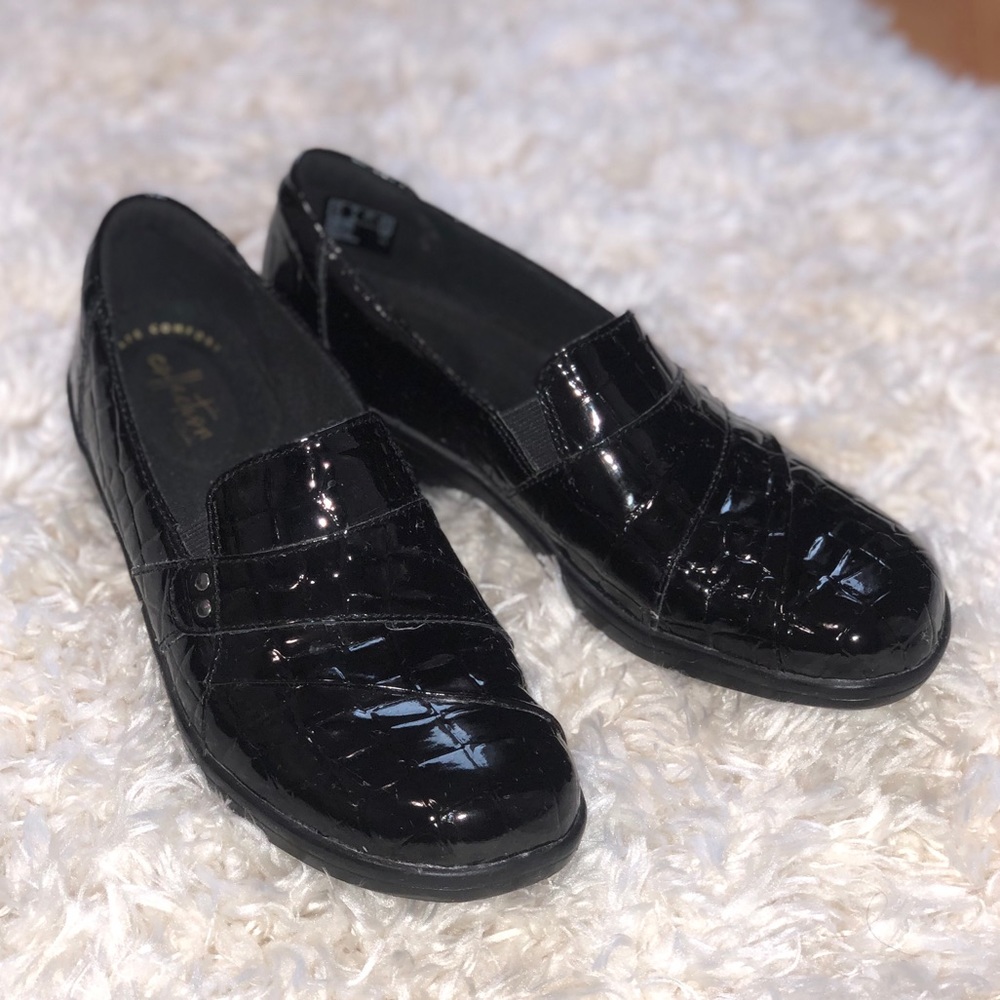 Clarks marigold black croc slip on flats